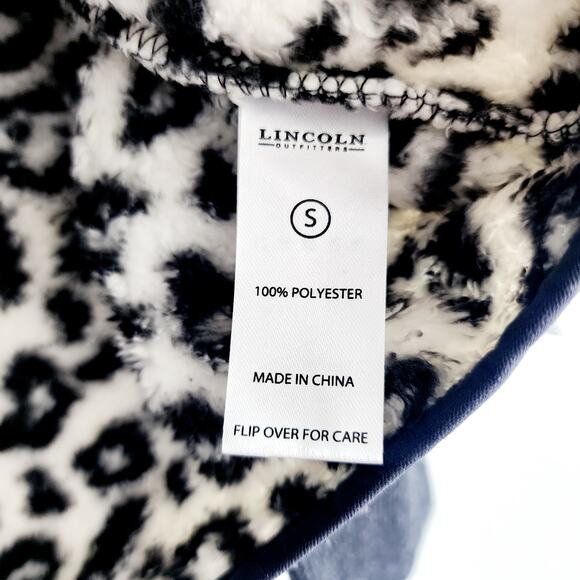 Lincoln Outfitters Gray & White Leopard Print Fleece Pullover Size Small - Picture 4 of 7